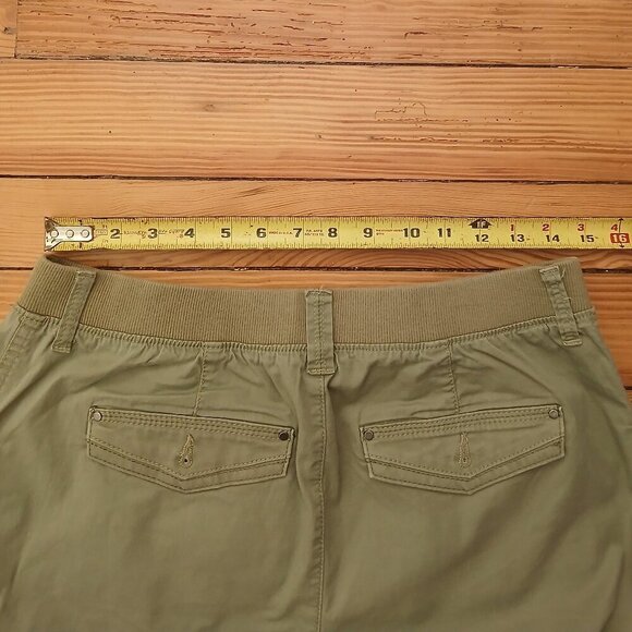 Lee Relaxed Fit Midrise Green Cargo Shorts Sz 10 - Picture 5 of 9